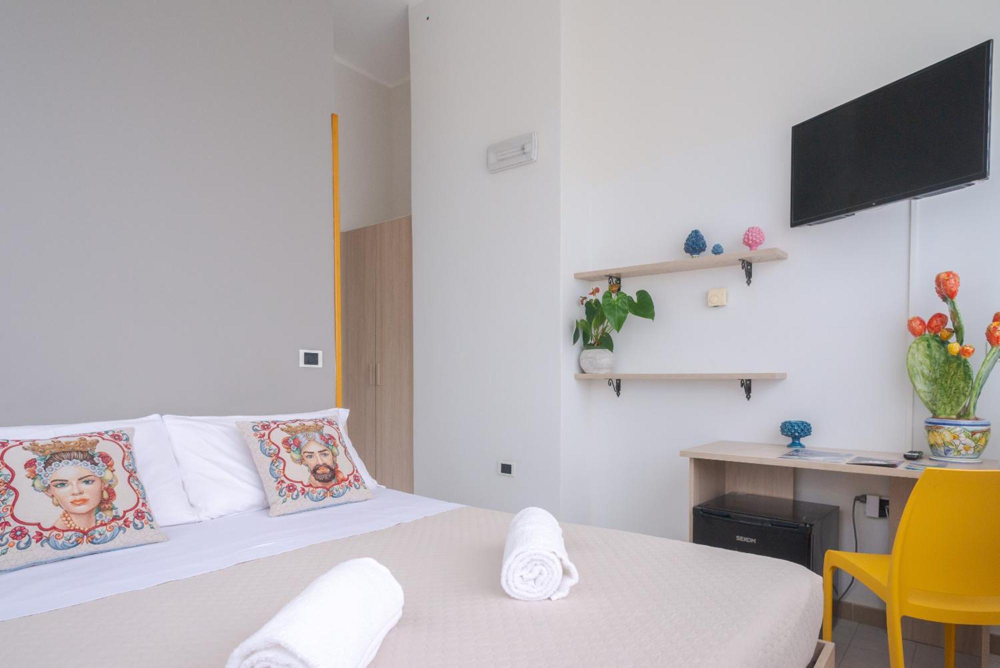 タオルミーナ Lady Hill Bed & Breakfast エクステリア 写真